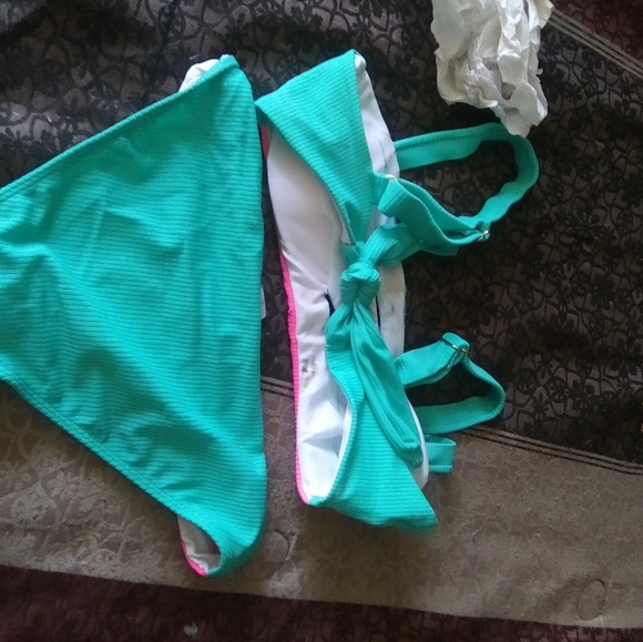 Bathing suit - Picture 2 of 3